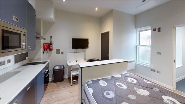 Queens Road, - Photo 1