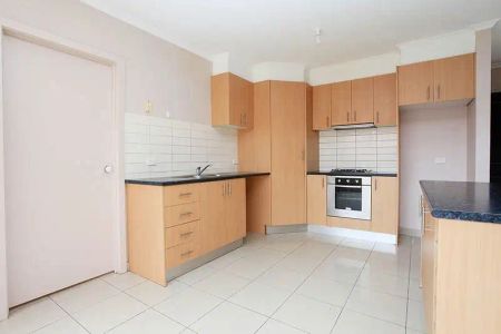 “SAFE AND SECURE LIVING IN SOUGHT AFTER LOCATION!” - Photo 4