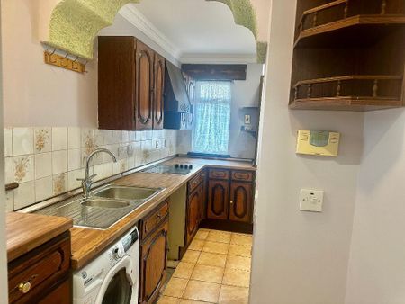 3 bedroom semi-detached house to rent - Photo 3