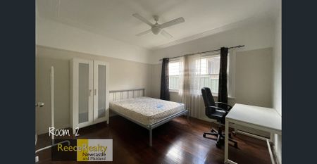 Five Bedroom Modern Student House - Photo 4