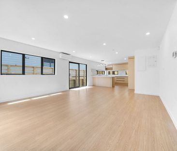 131 C Connell Street - 4 Bedroom + 3 Bathrooms - Photo 3