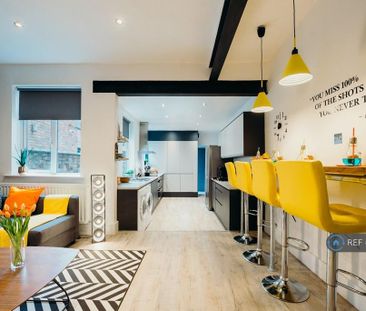 6 bedroom terraced house to rent - Photo 5