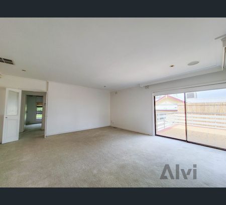 17 Gray Street, Doncaster, Vic 3108 - Photo 4