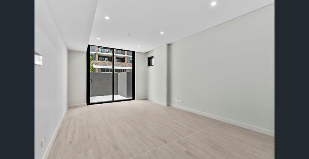 Brand new one-bedroom apartment with courtyard in Caringbah Greens - Photo 1
