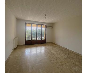 Location Appartement 3 pièces 68m² MARSEILLE 9ème - Photo 1