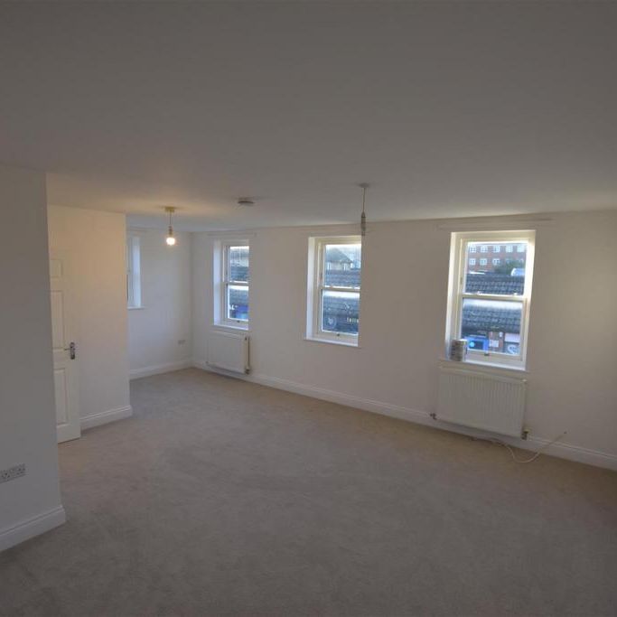 3 bedroom apartment to rent - Photo 1