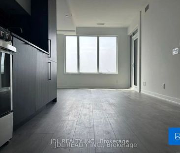 285 Dufferin St Street ##813 Master Bedroom - Photo 2