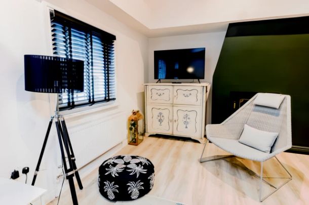 2 Beds 2 Bathroom - Photo 1