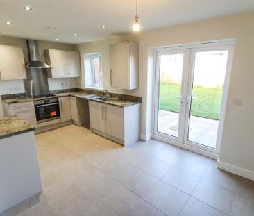3 bedroom semi-detached house to rent - Photo 5