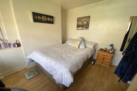 60 Dunluce Avenue, Belfast, BT9 7AY - Photo 3