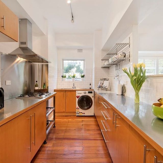 Renovated 2 bedroom unit with polished boards, opposite Edgecliff Centre - Photo 1