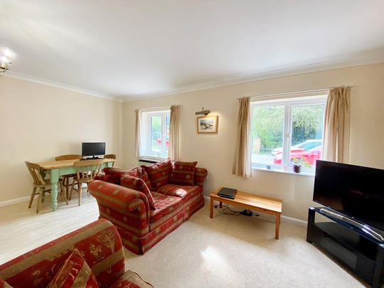 1 bedroom in a house share to rent - Photo 1