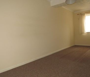 33c High Street, Cambs, March - Photo 2