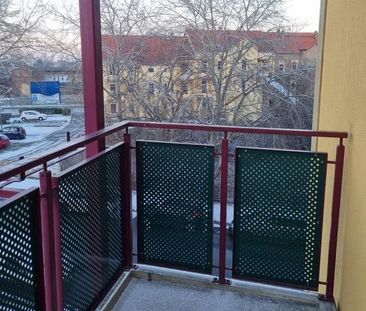 Bezaubernde 3-Zimmerwohnung mit hochwertiger Ausstattung und Balkon... - Photo 3