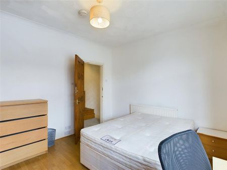 4 bedroom terraced house to rent - Photo 2