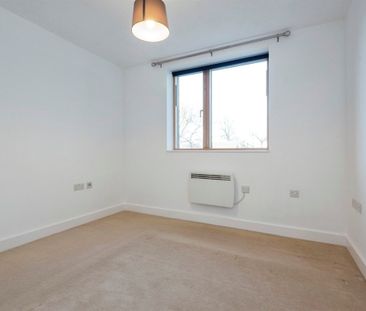 Drakes Drive, STEVENAGE - Photo 2