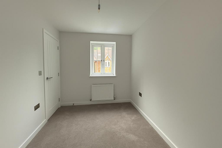 3 bedroom detached house to rent - Photo 2