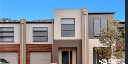 Modern Family Home in Tarneit - Photo 2