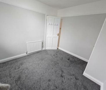 2 bedroom end of terrace house to rent - Photo 3