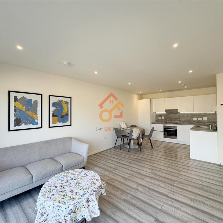 2 bedroom flat to rent - Photo 1