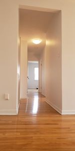 5 1/2 Rénove Chauffage/Eau Chaud/Entrée Laveuse/Sécheuse - Photo 4