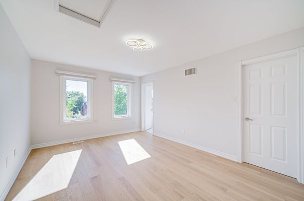 For Lease - 119 Glenashton Drive, Oakville, Ontario - Photo 1