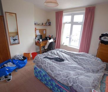 4 bedroom terraced house to rent - Photo 5