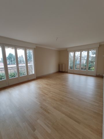 COUZEIX MAISON DE 179 M² AVEC JARDIN ET GARAGE - Photo 2