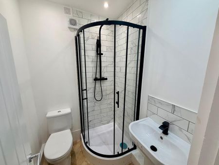 3 bedroom terraced house to rent - Photo 4