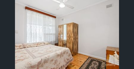 Family Home in the Heart of Cheltenham - Photo 5