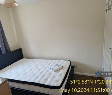 3 bedroom end of terrace house to rent - Photo 3