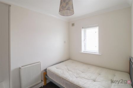 Ringwood Grove, Sothall, S20 - Photo 2