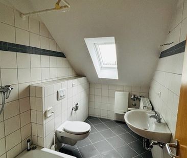 Helle 2-Zimmer-Dachgeschosswohnung freut sich auf Ihren Einzug - Photo 5