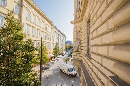 Office for rent next to the Basilica - Photo 4