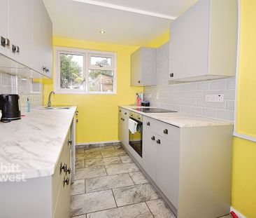 2 bedroom ground flat to rent - Photo 3