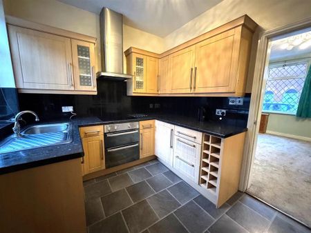 2 bedroom terraced house to rent - Photo 4