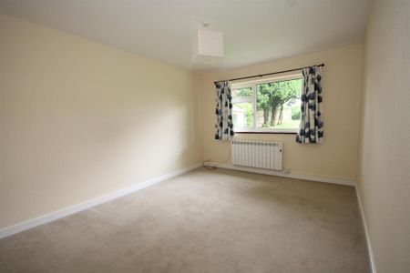 4 bedroom detached bungalow to rent - Photo 4