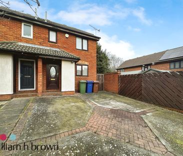 Ark Avenue, Grays - Photo 1