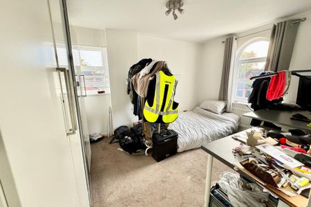 4 bedroom detached house to rent - Photo 4