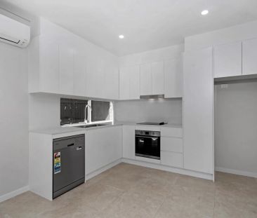 Modern Two Bedroom Granny Flat with Private Yard - Photo 3