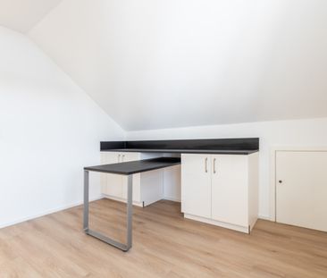 Dachgeschosswohnung in ruhiger Lage - Erstbezug nach Renovierung - Foto 1