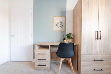 3 bedroom flat to rent - Photo 5