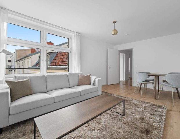 Wunderschöne 3-Zimmer-Wohnung in Neukölln voll möbliert - Photo 1