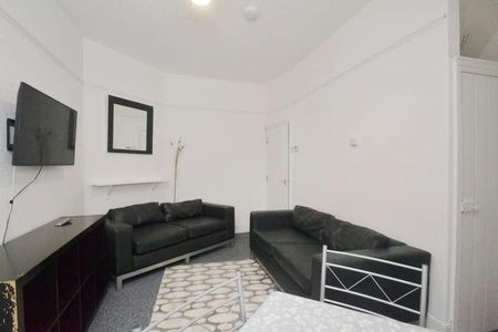 Carill Drive, Fallowfield, Manchester, M14 - Photo 2