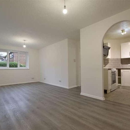 Wordsworth Mead, Redhill, RH1 - Photo 1