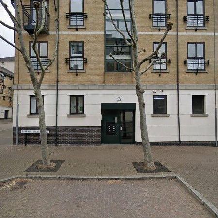 2 Bed Flat, Stuart House, E16 - Photo 2