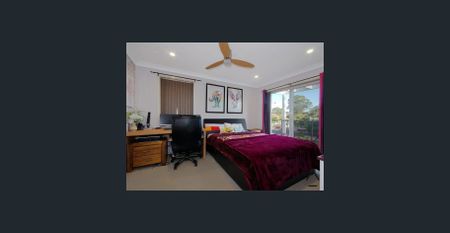 Stylish Duplex Offering Comfort and Convenience - Photo 2