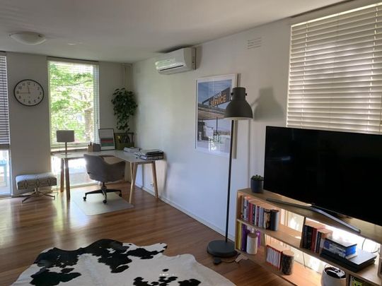 1 / 12 Westbury St, St Kilda East - Photo 1