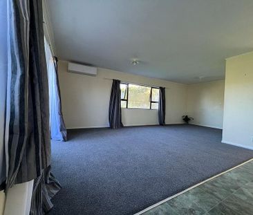 Quiet Rural Living with country view - Photo 1