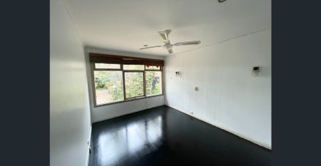 3 Bedroom Home with plenty of Character ! - Photo 3